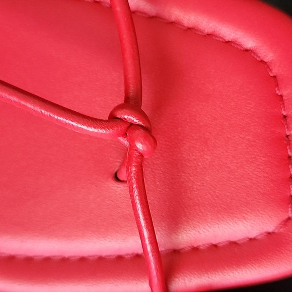 NEW Loeffler Randall Bright Red Knot-Strap Flat Sandals Size 9.5 - Picture 3 of 8